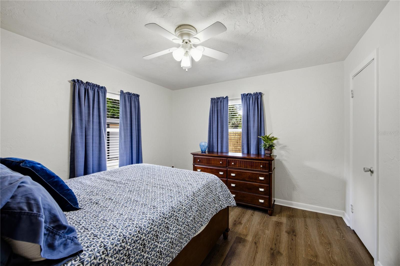 Image 12 of 30 For 24 45th Street