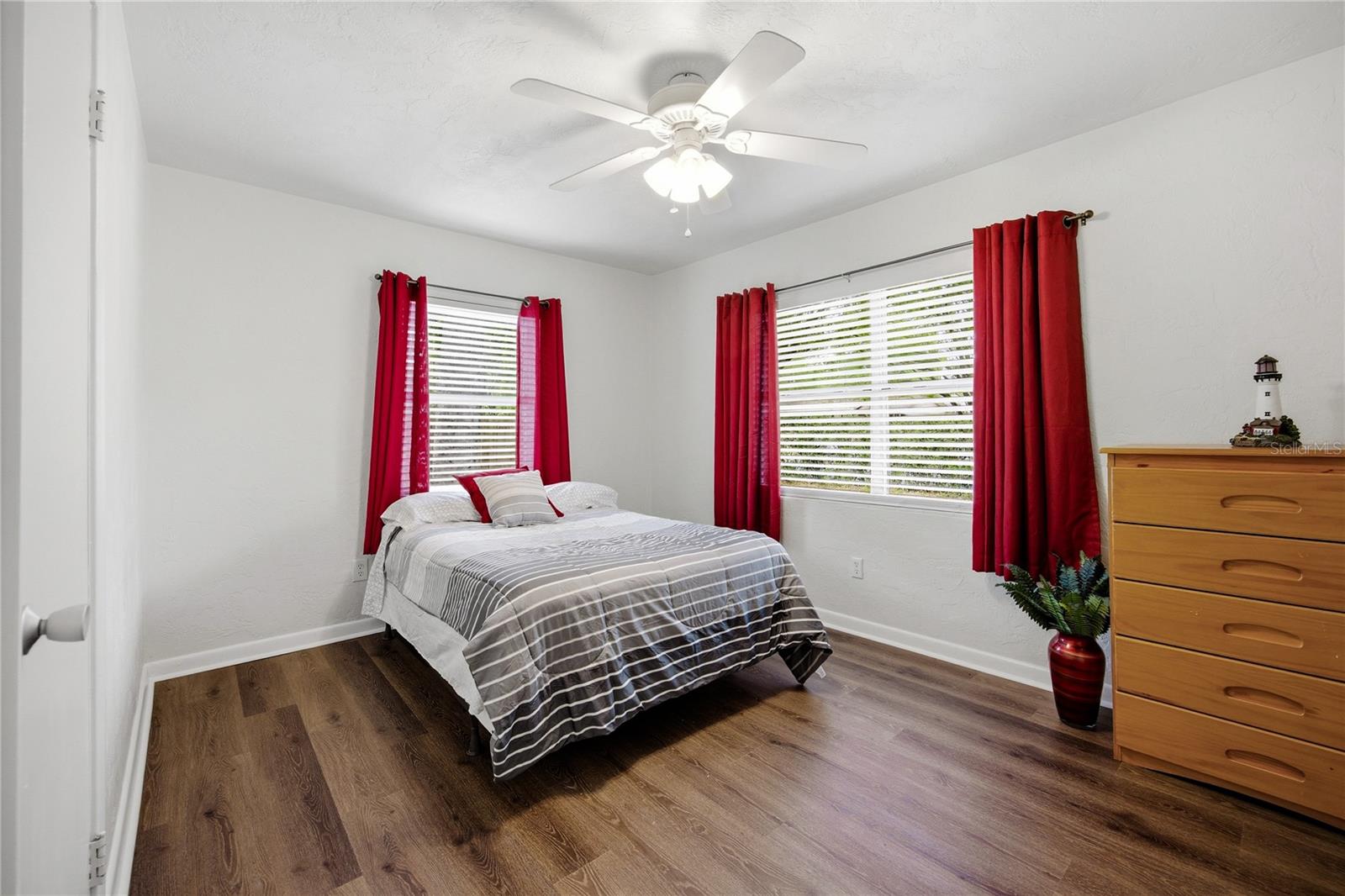 Image 13 of 30 For 24 45th Street