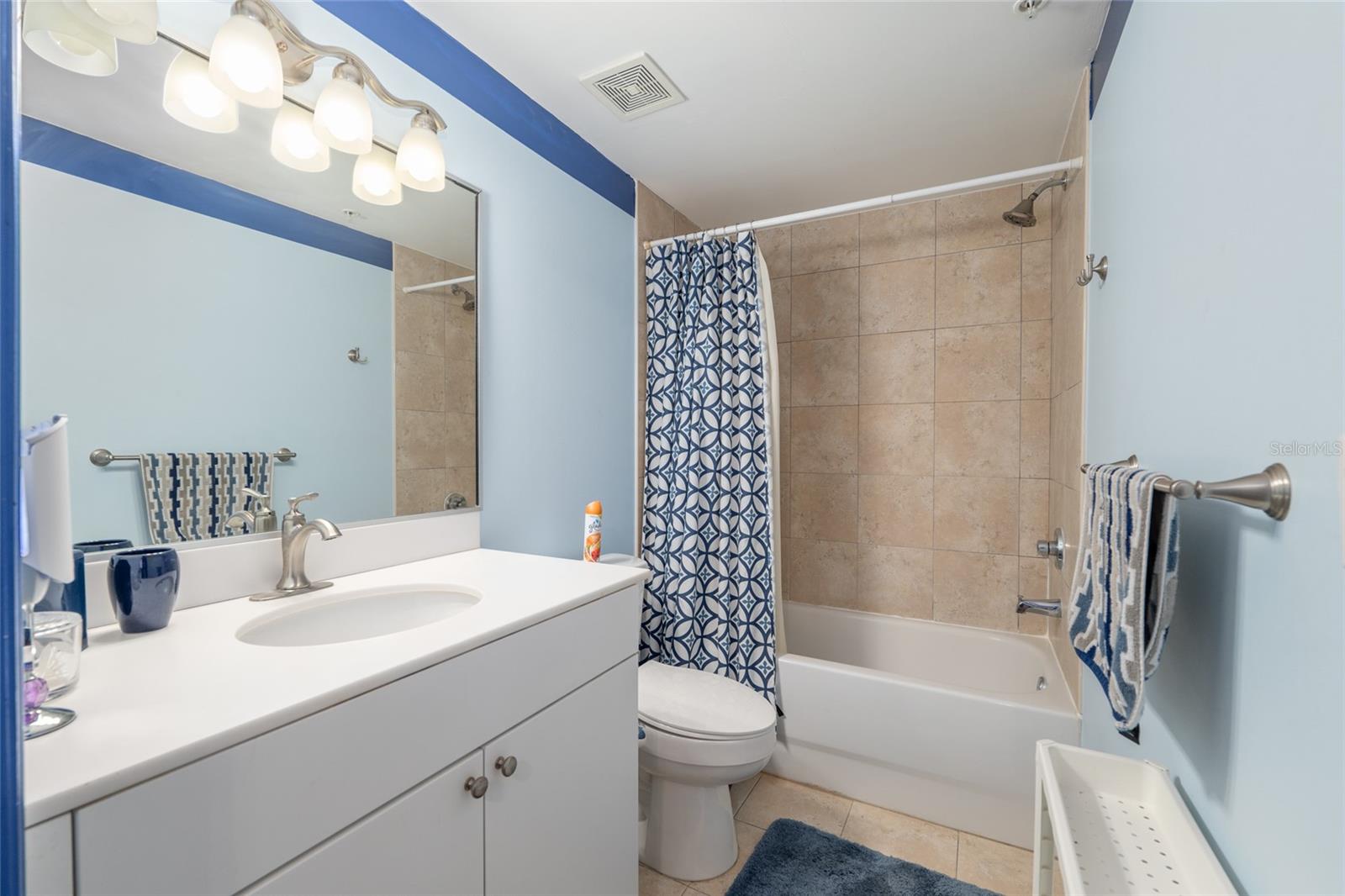 Image 11 of 40 For 2515 35th Place 219