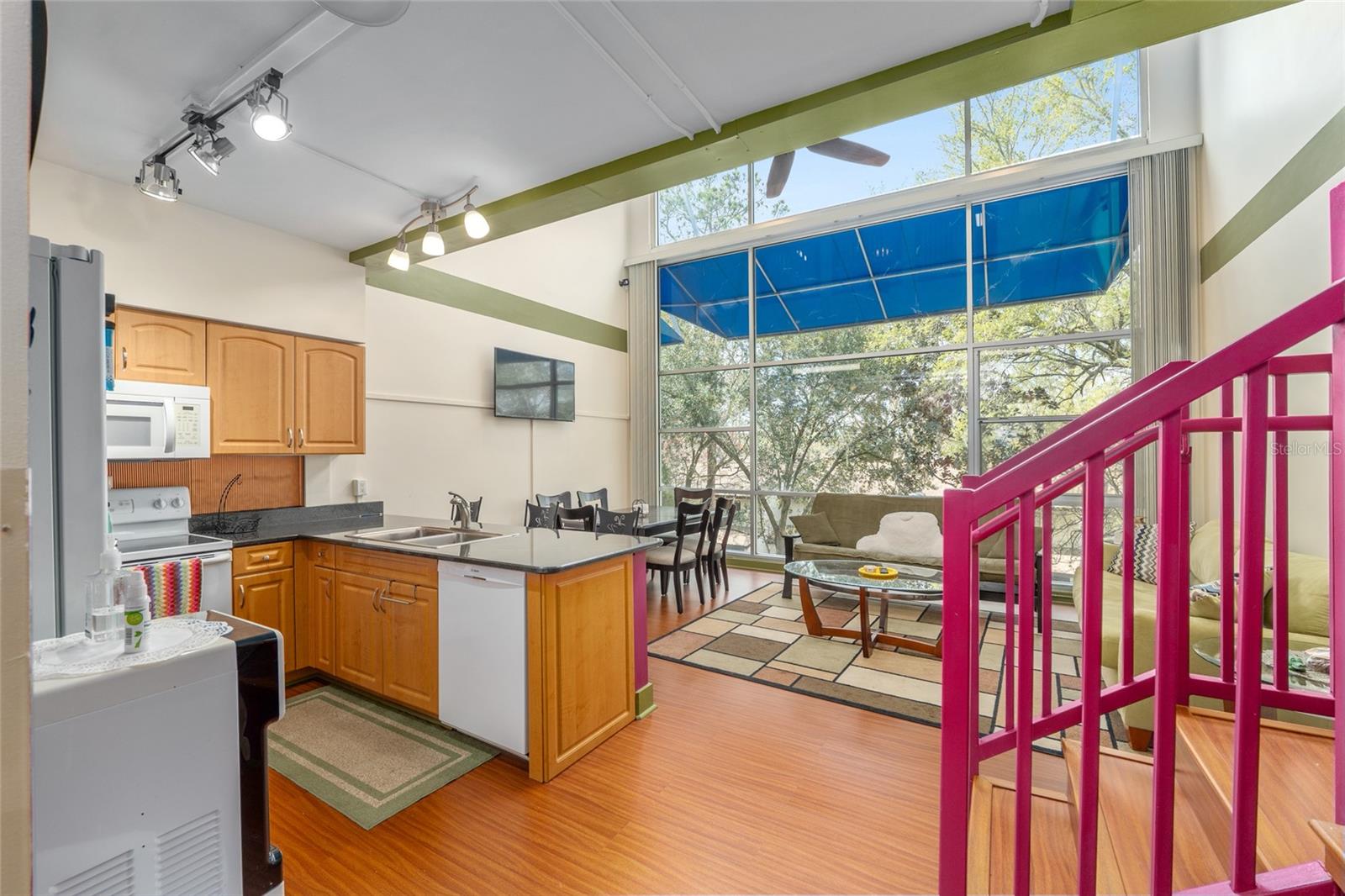 Image 14 of 40 For 2515 35th Place 219