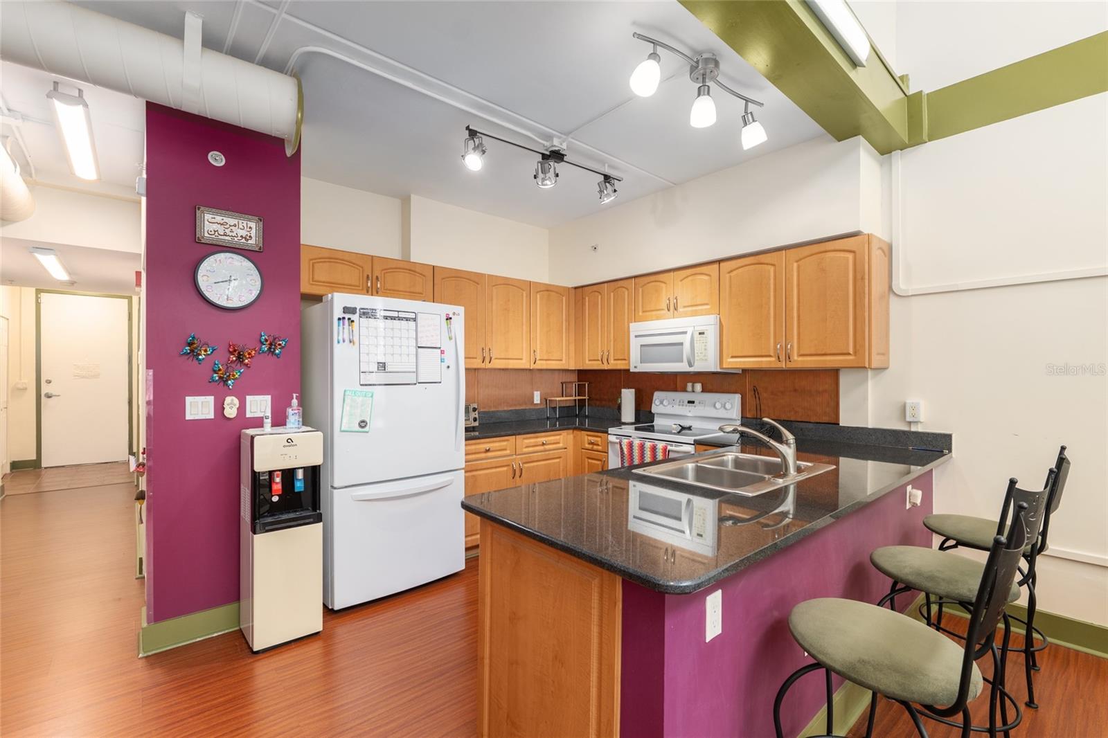 Image 21 of 40 For 2515 35th Place 219