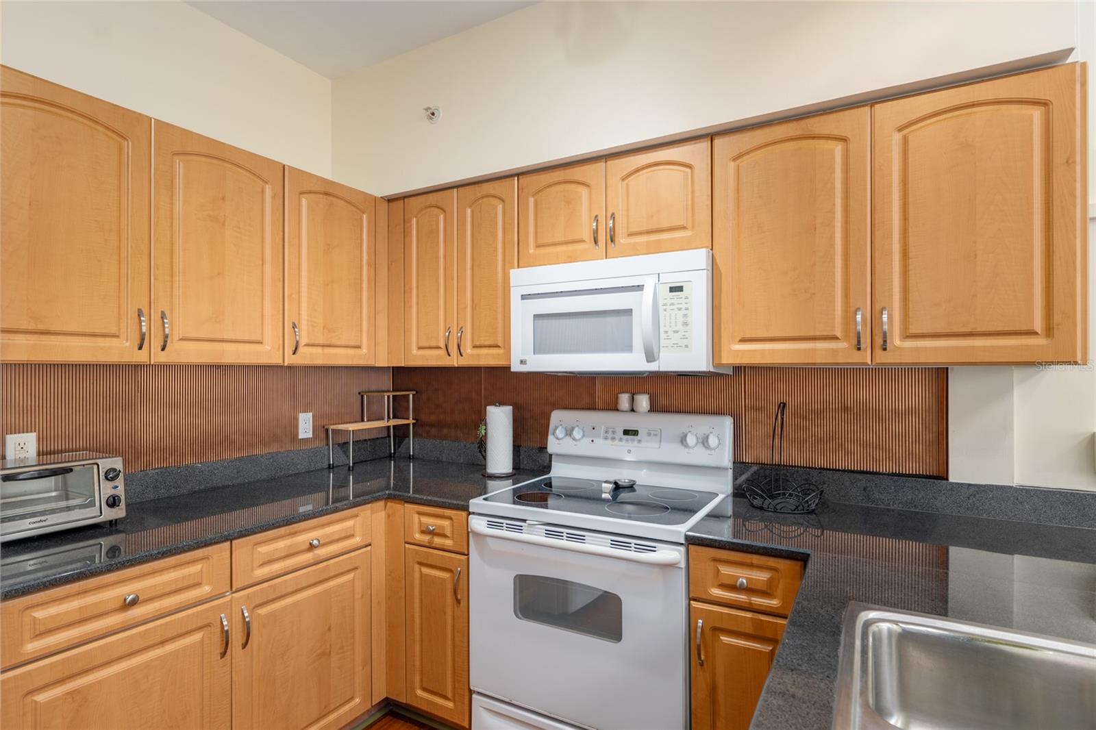 Image 23 of 40 For 2515 35th Place 219