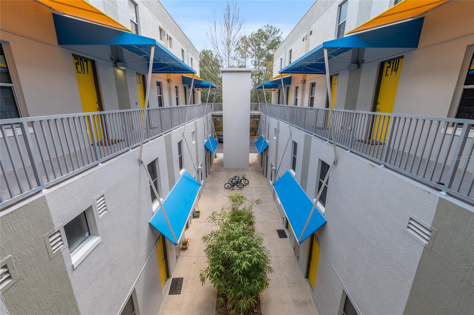 Image 3 of 40 For 2515 35th Place 219