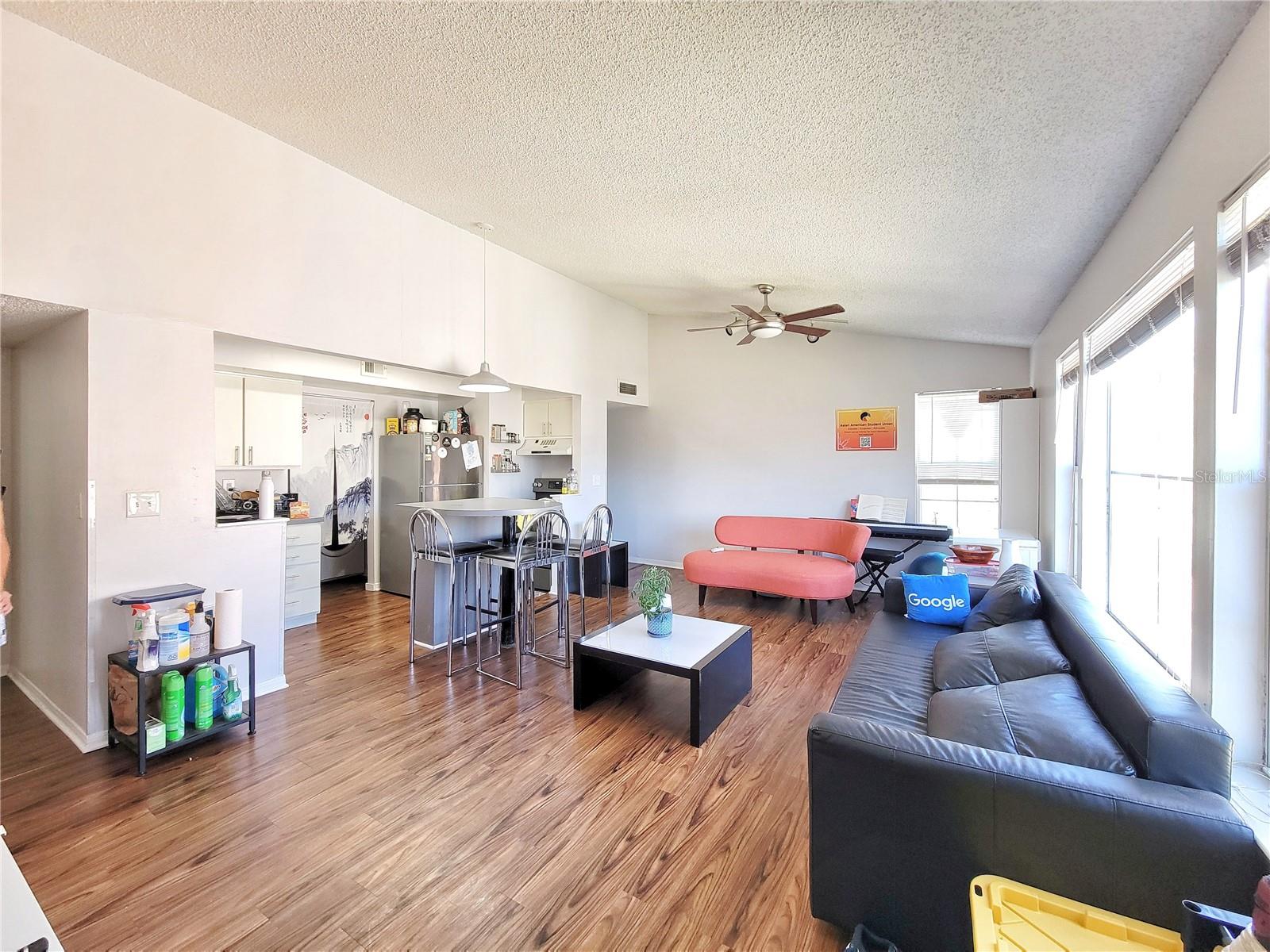 Listing photo id 1 for 2601 Archer Road H-330