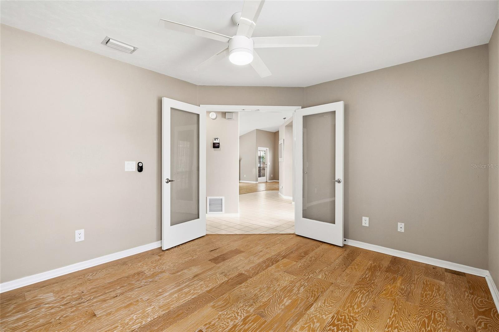 Image 15 of 37 For 1128 82 Terrace