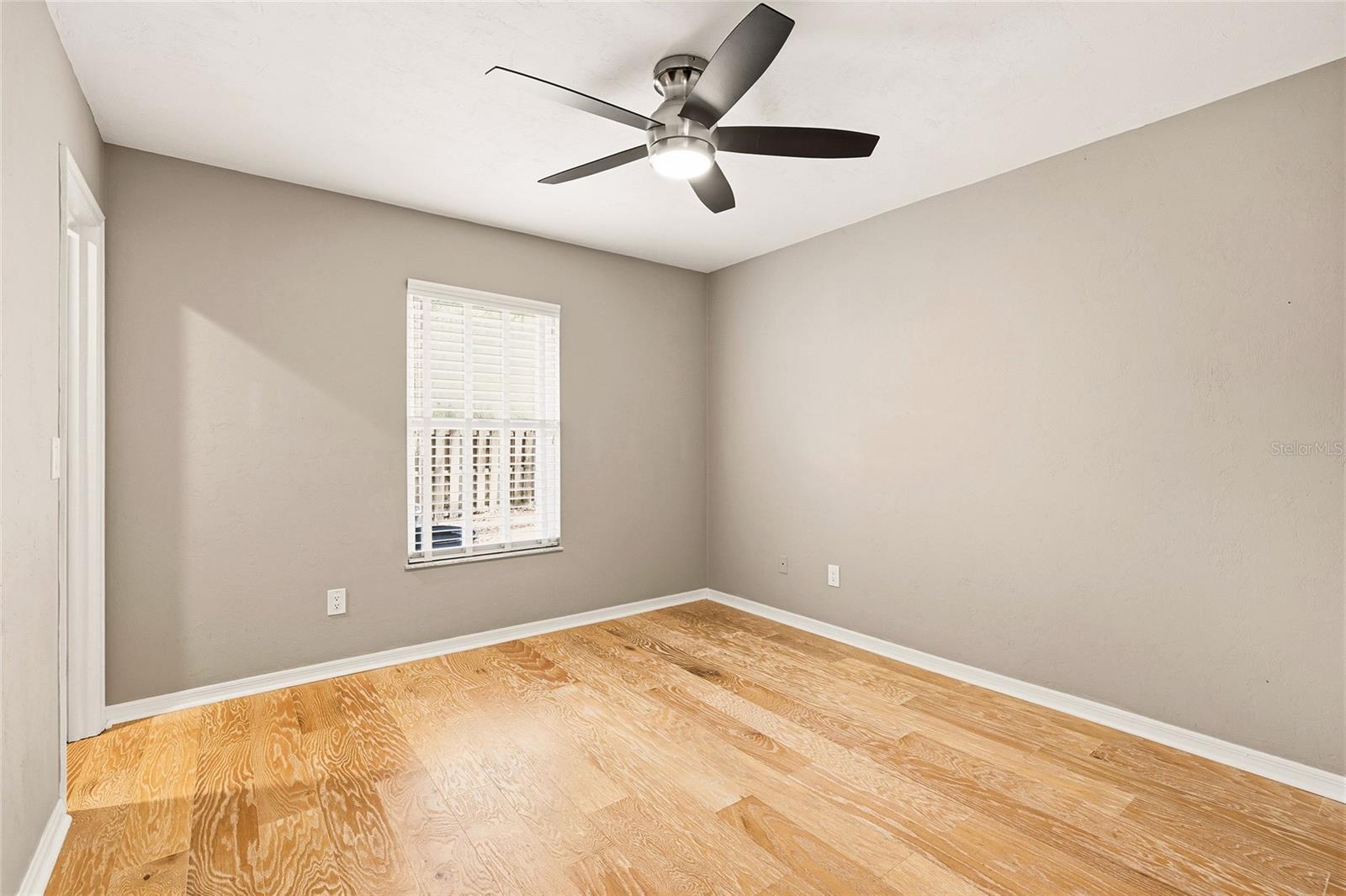 Image 18 of 37 For 1128 82 Terrace