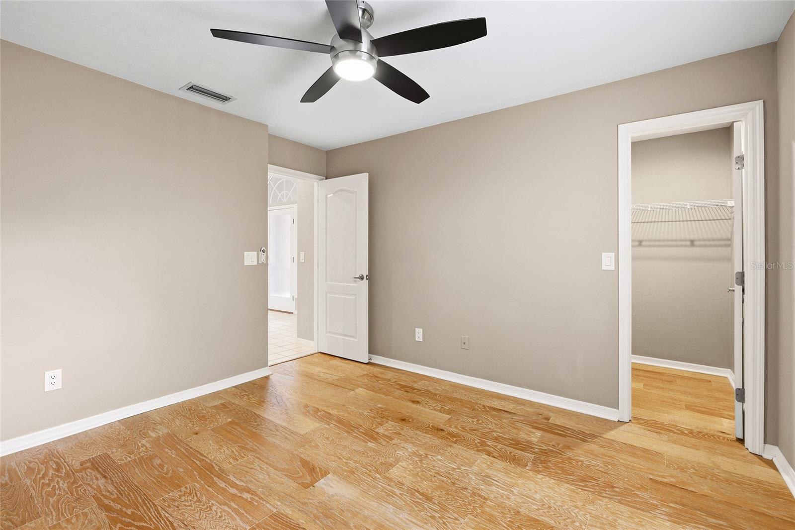 Image 19 of 37 For 1128 82 Terrace