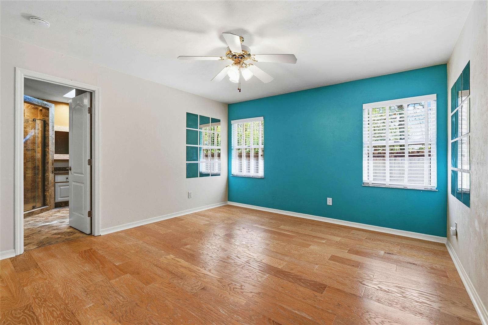 Image 21 of 37 For 1128 82 Terrace