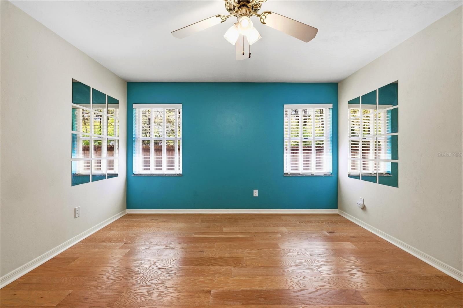 Image 22 of 37 For 1128 82 Terrace