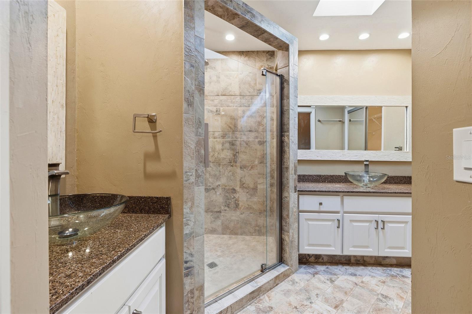 Image 24 of 37 For 1128 82 Terrace