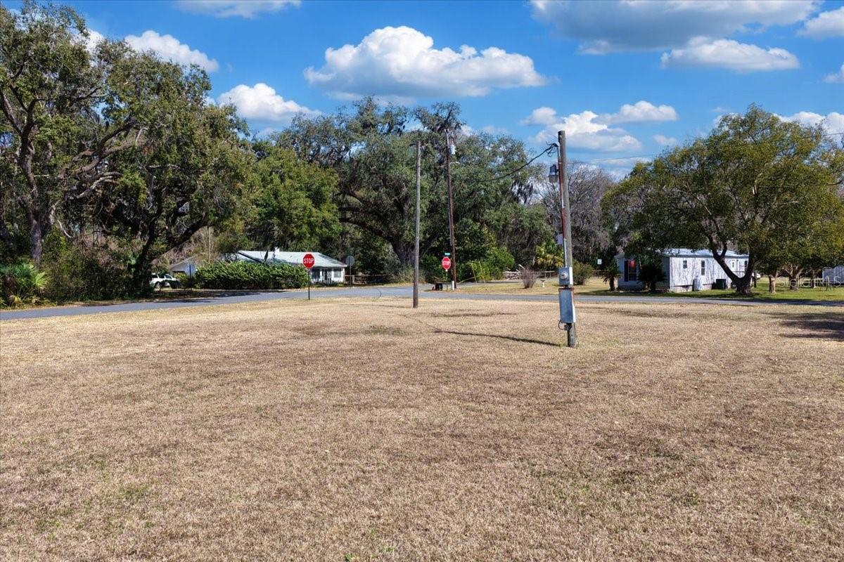 Image 31 of 49 For 18450 40th Street