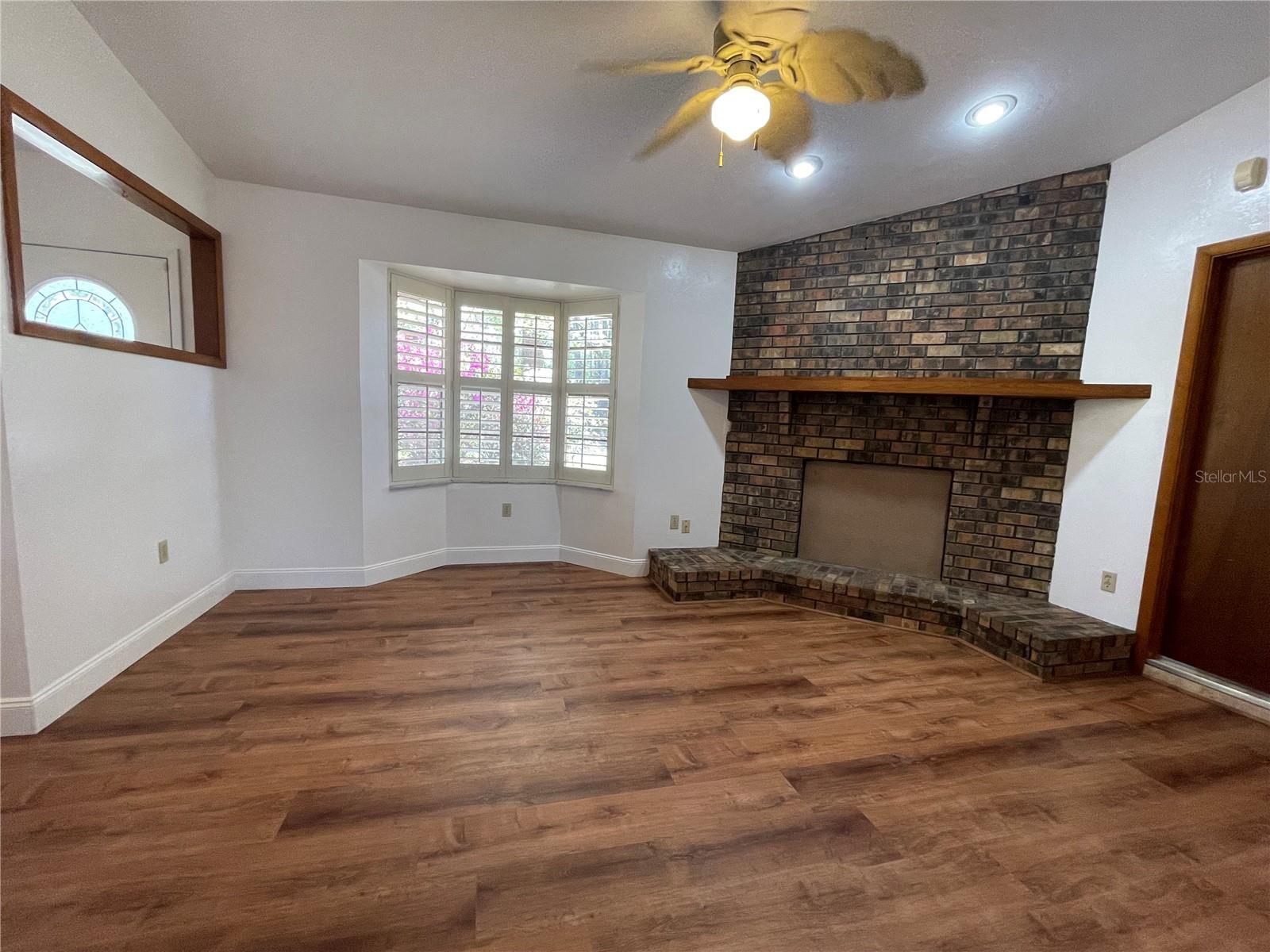 Image 4 of 38 For 4730 36th Place