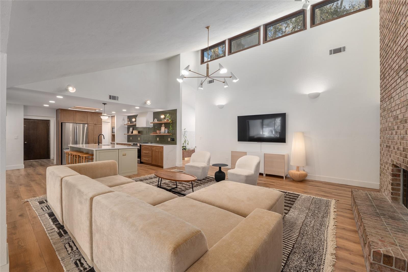 Image 17 of 82 For 6424 37th Way