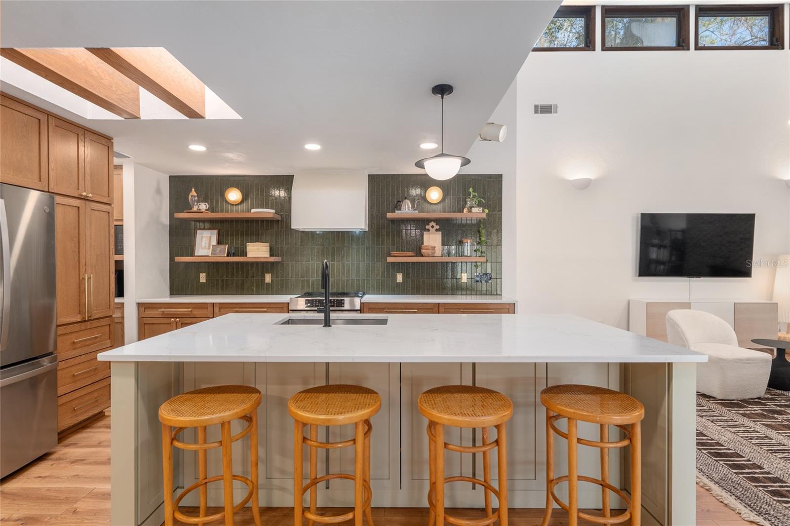 Image 24 of 82 For 6424 37th Way