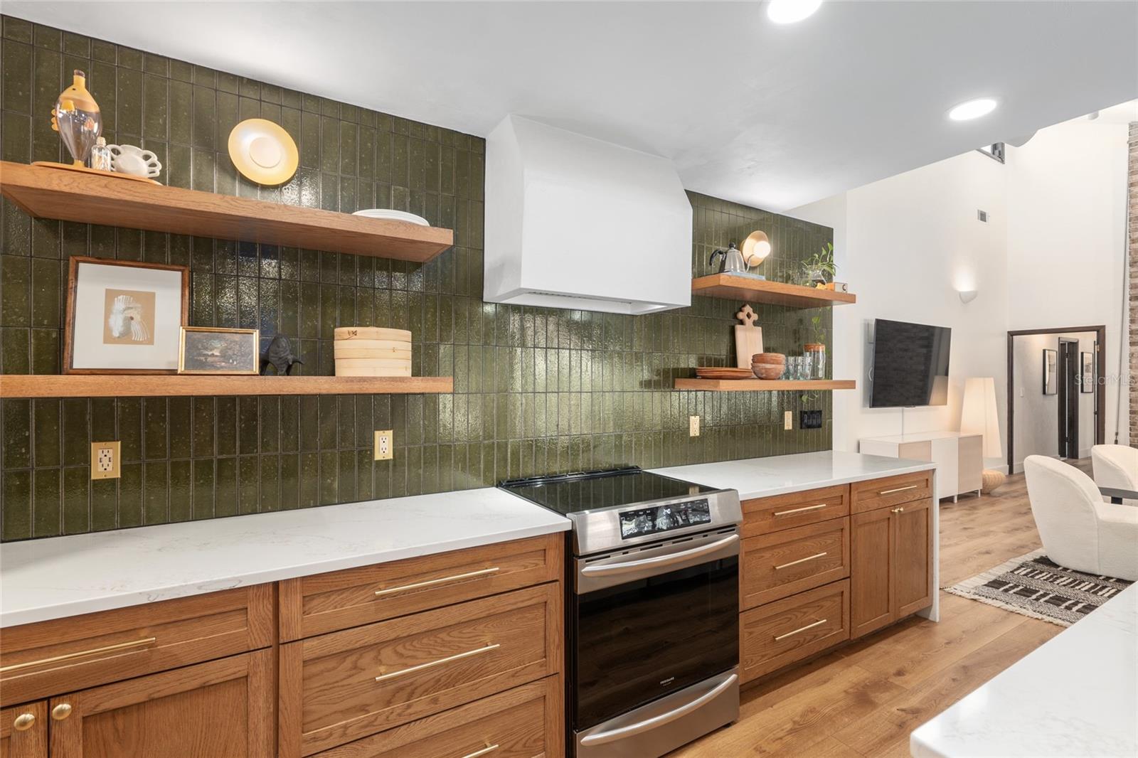 Image 26 of 82 For 6424 37th Way