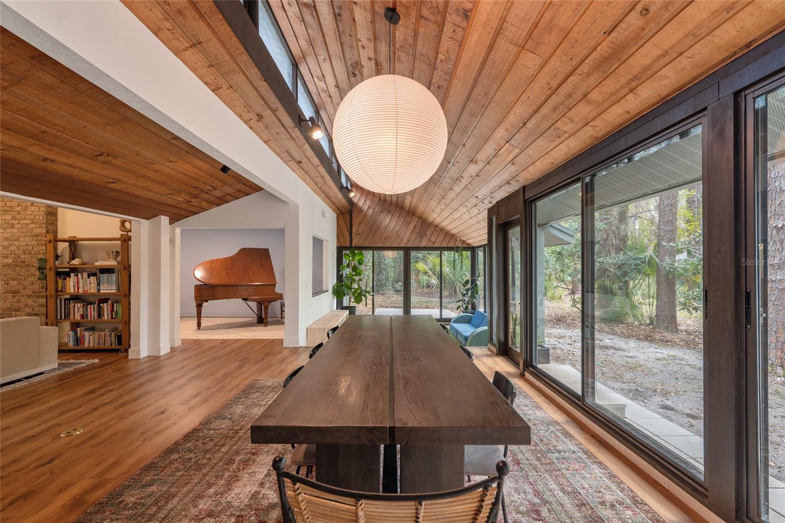 Image 39 of 82 For 6424 37th Way