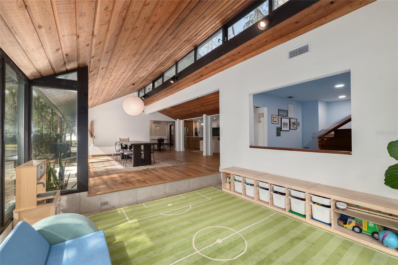 Image 46 of 82 For 6424 37th Way