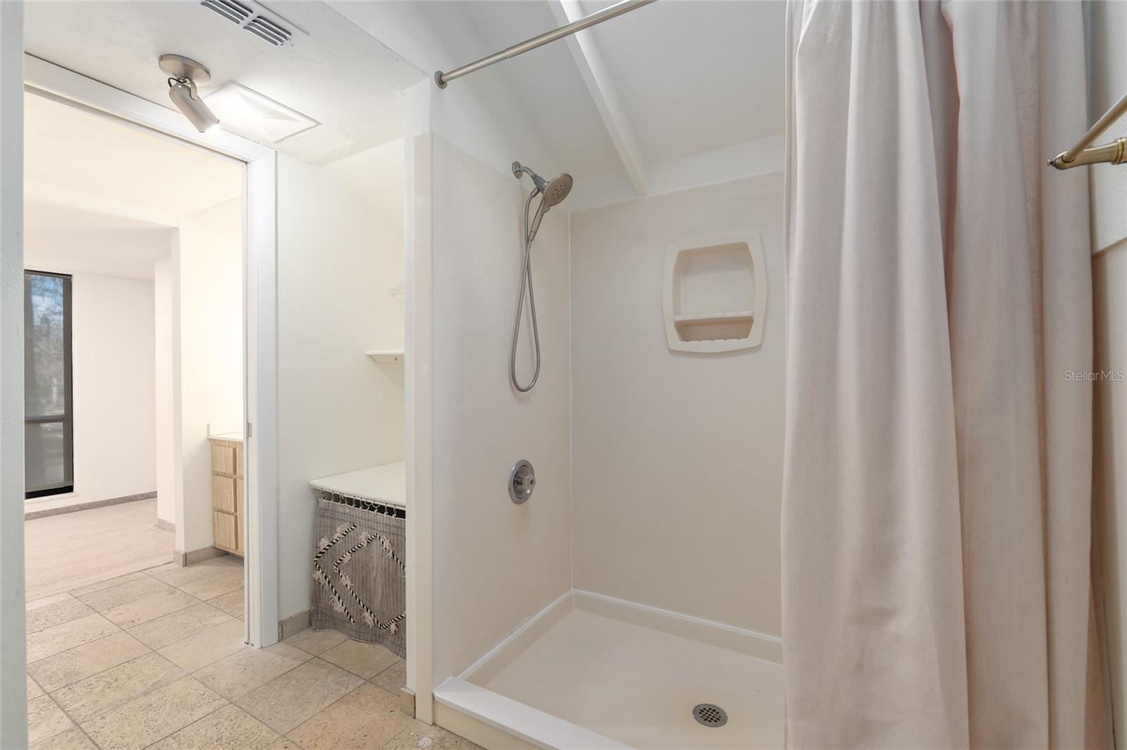 Image 62 of 82 For 6424 37th Way