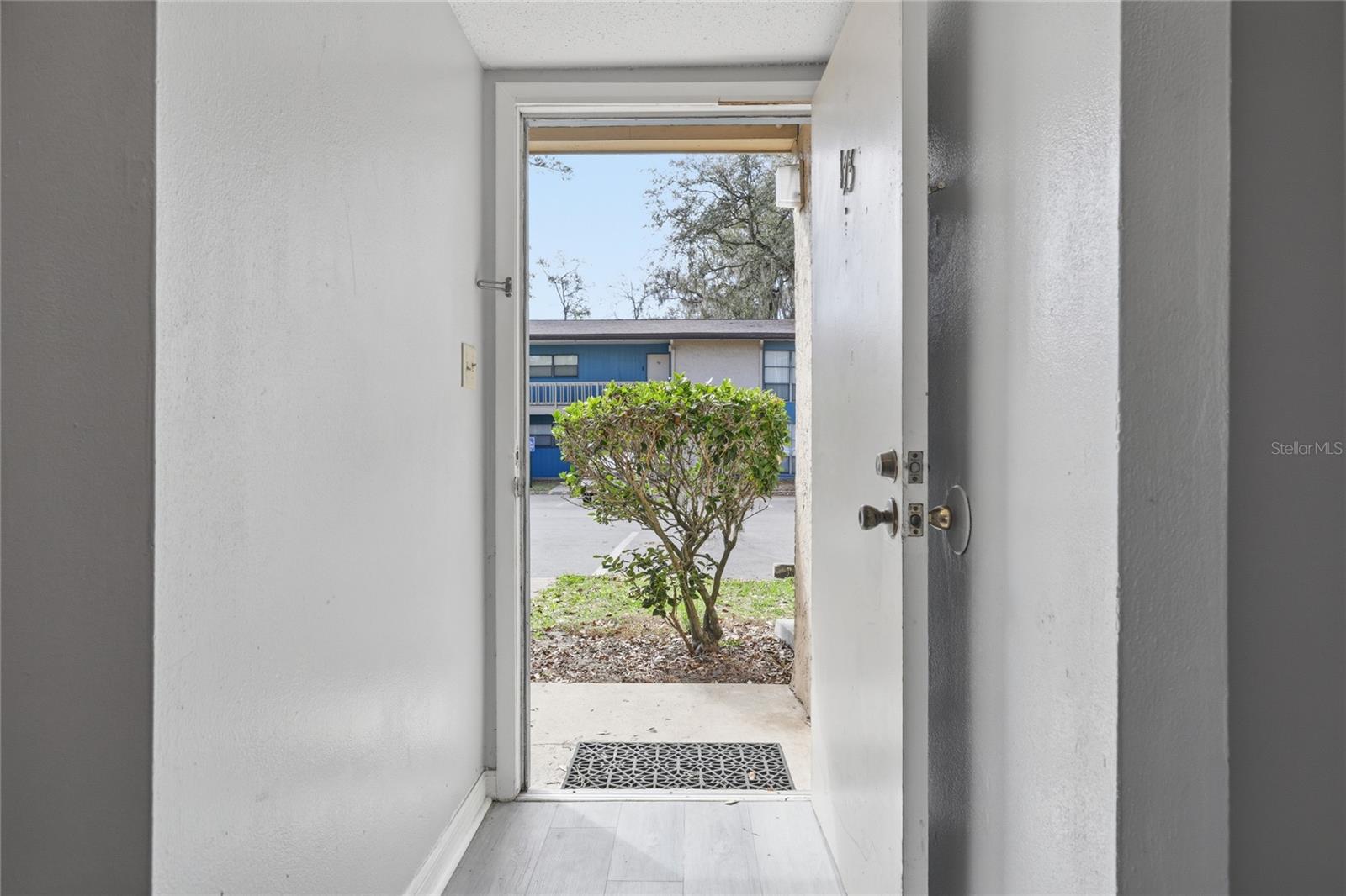 Image 2 of 15 For 2811 Archer Rd  V173