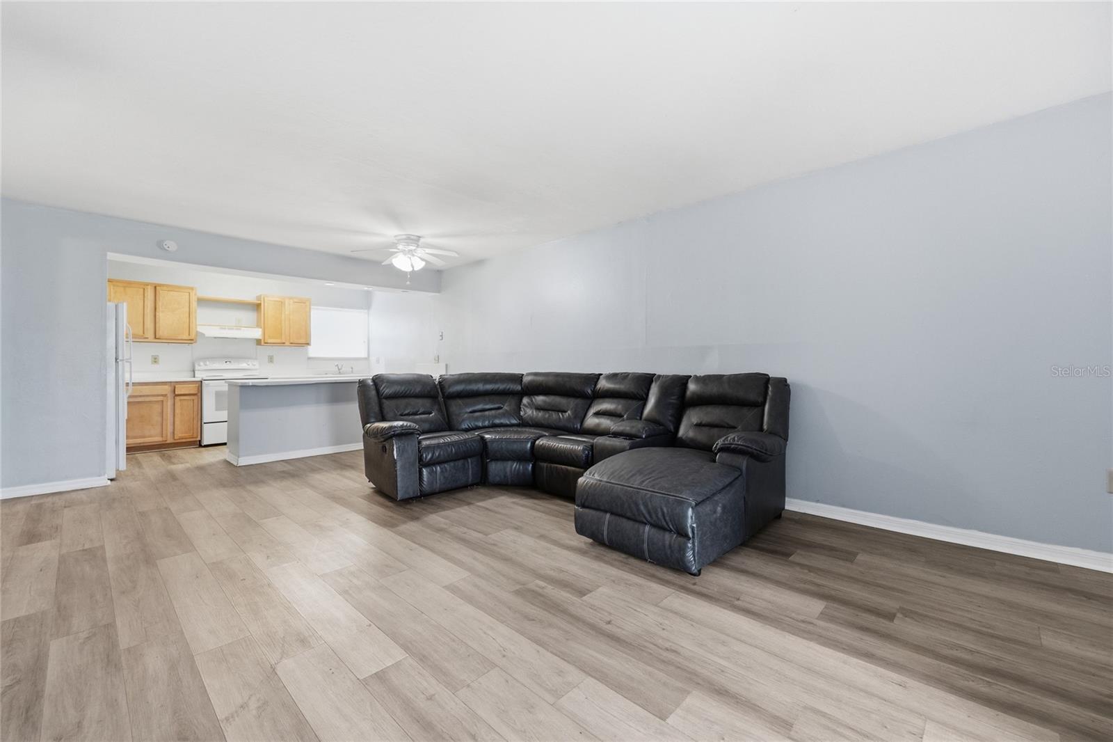 Image 3 of 15 For 2811 Archer Rd  V173