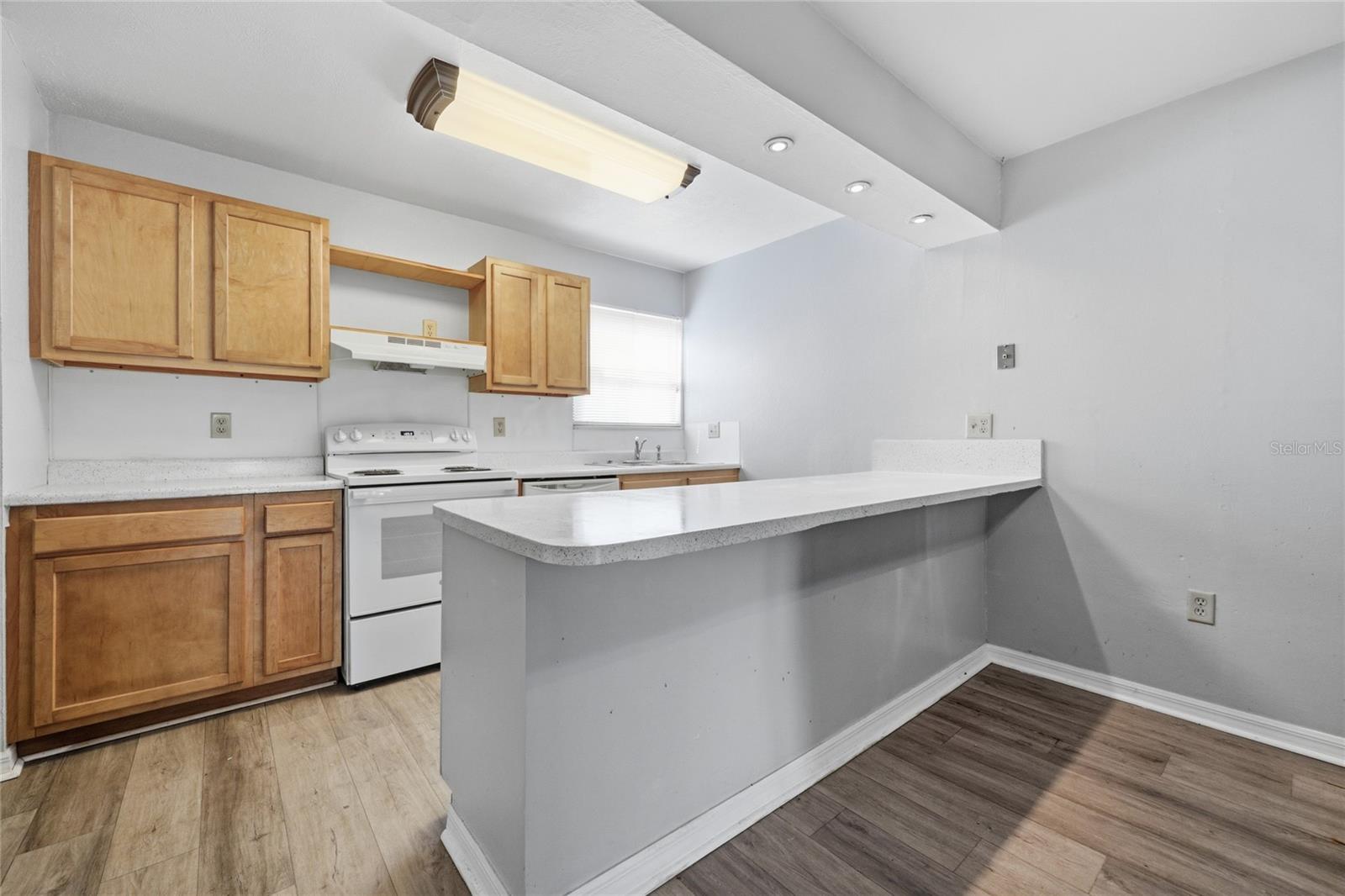 Image 5 of 15 For 2811 Archer Rd  V173