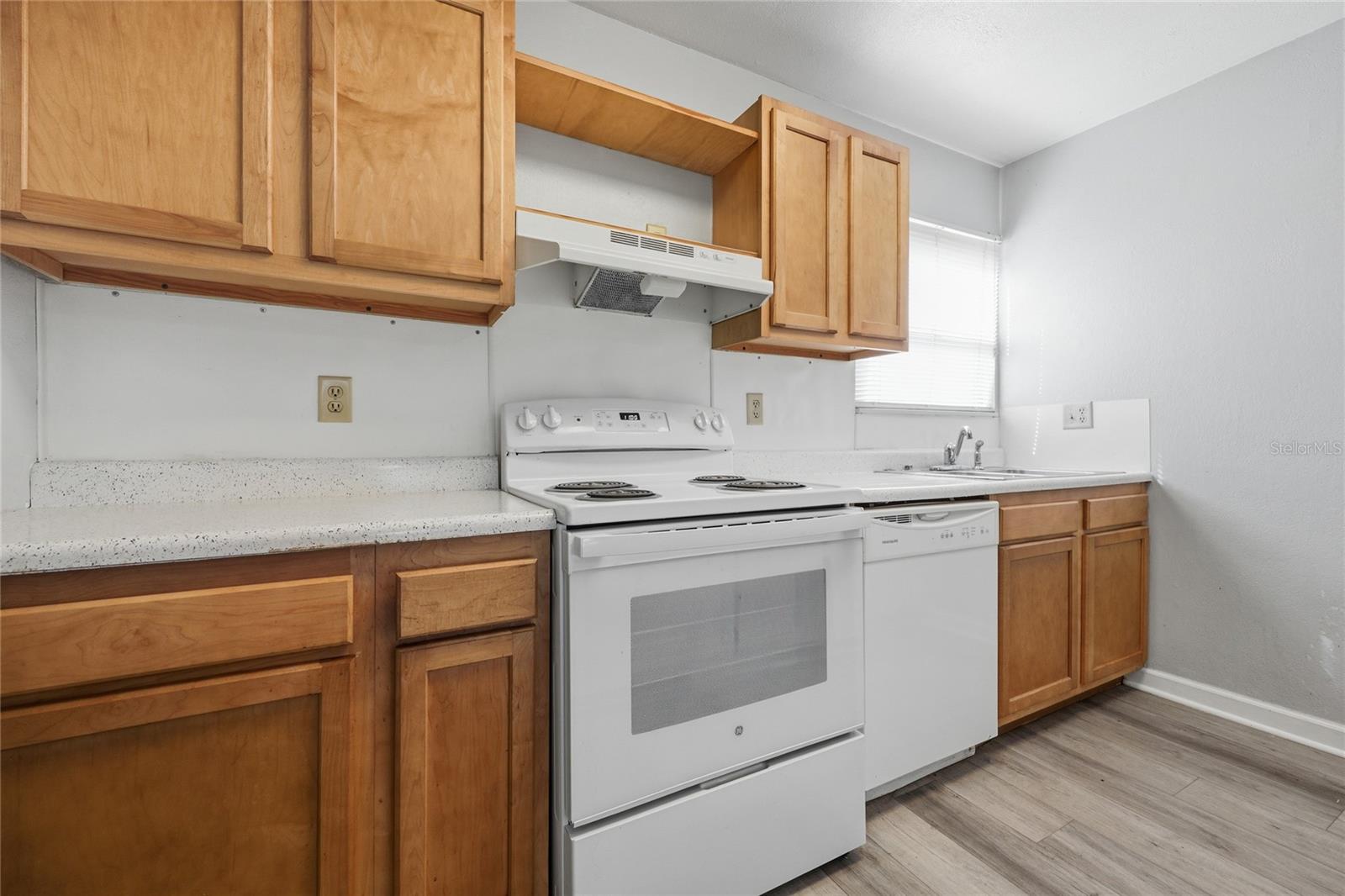 Image 6 of 15 For 2811 Archer Rd  V173