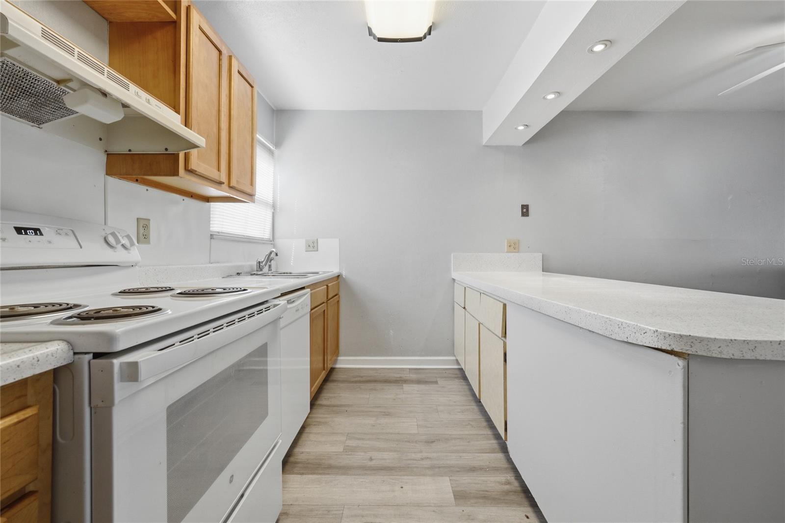 Image 7 of 15 For 2811 Archer Rd  V173