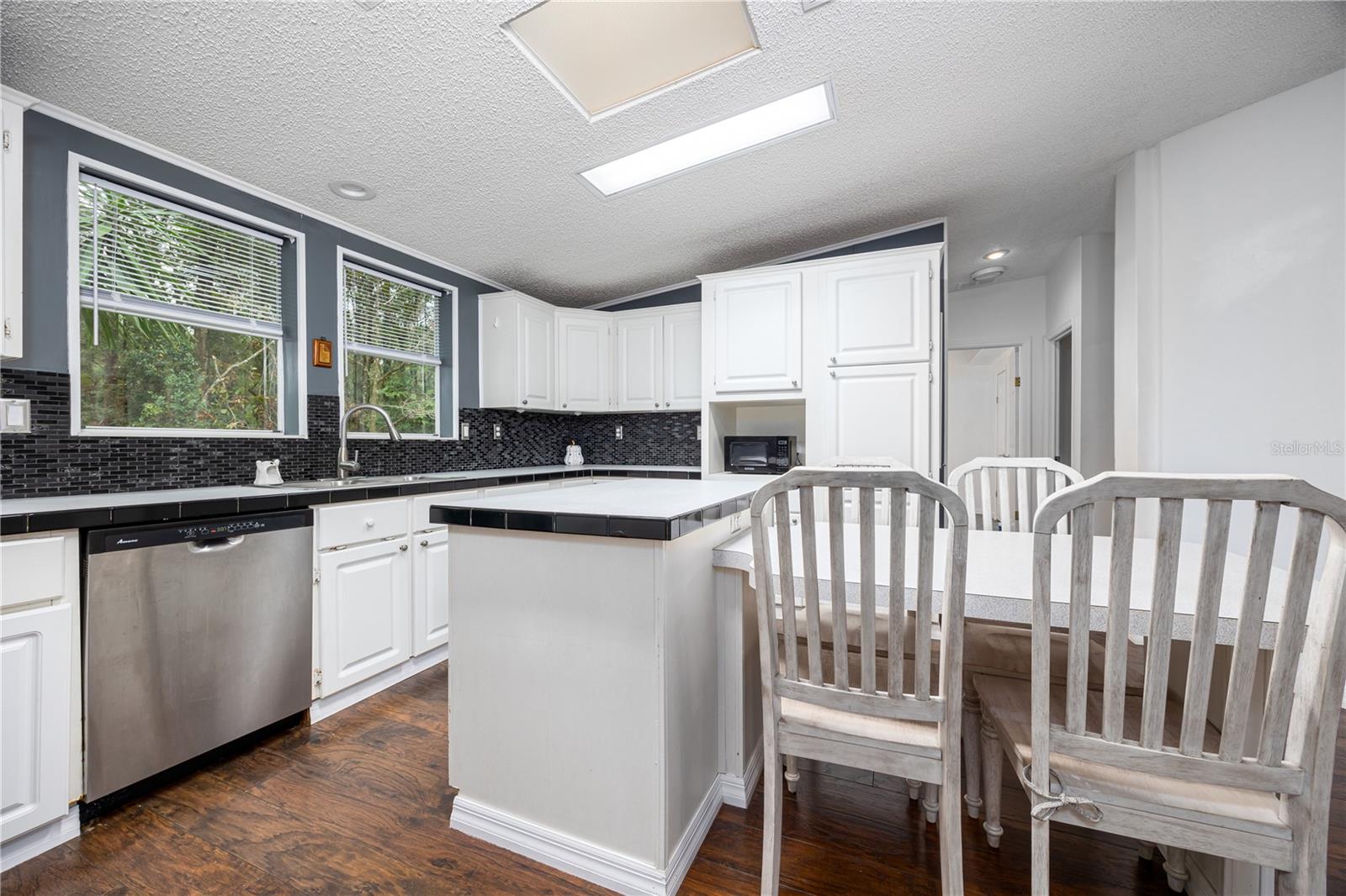 Image 15 of 44 For 19396 132nd Place