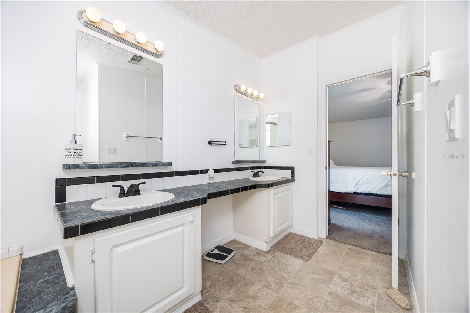 Image 26 of 44 For 19396 132nd Place