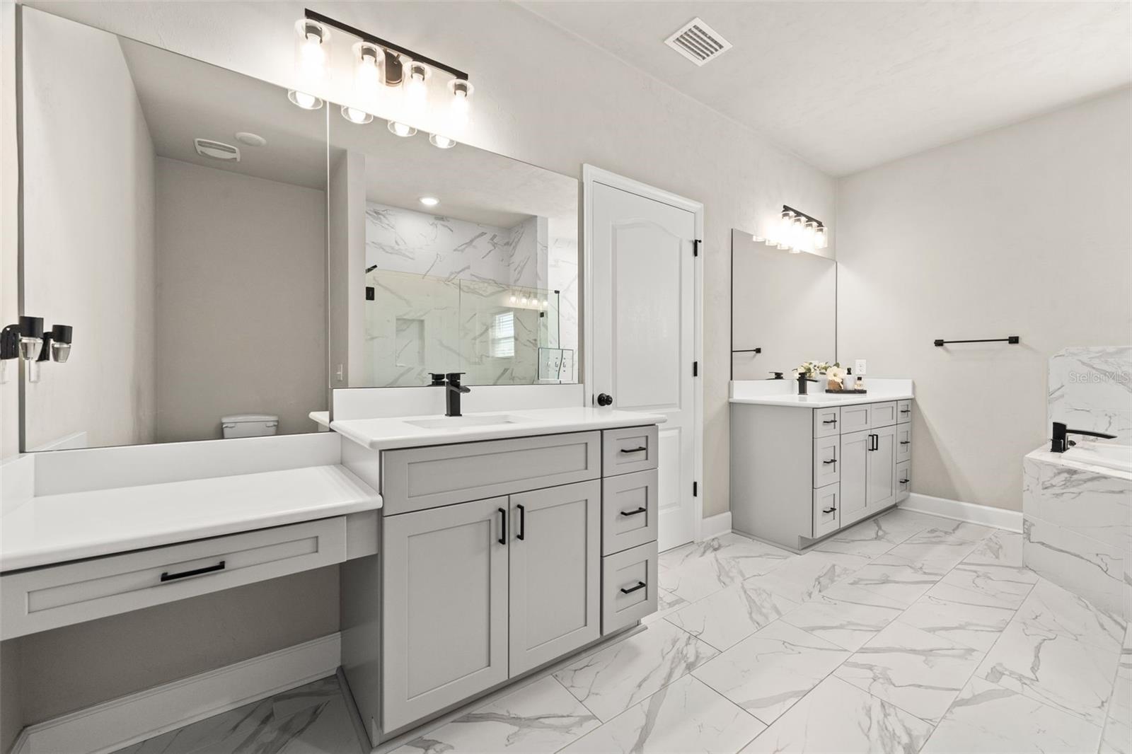 Image 17 of 54 For 24784 21st Lane