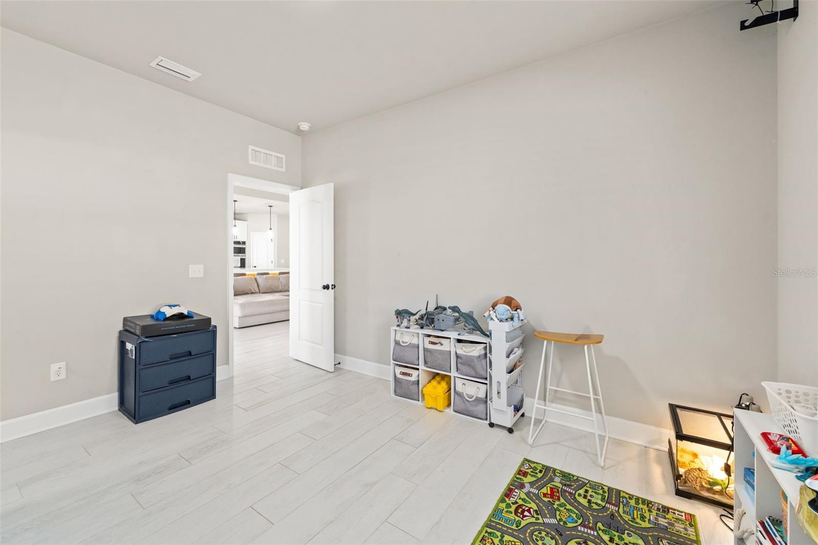 Image 26 of 54 For 24784 21st Lane