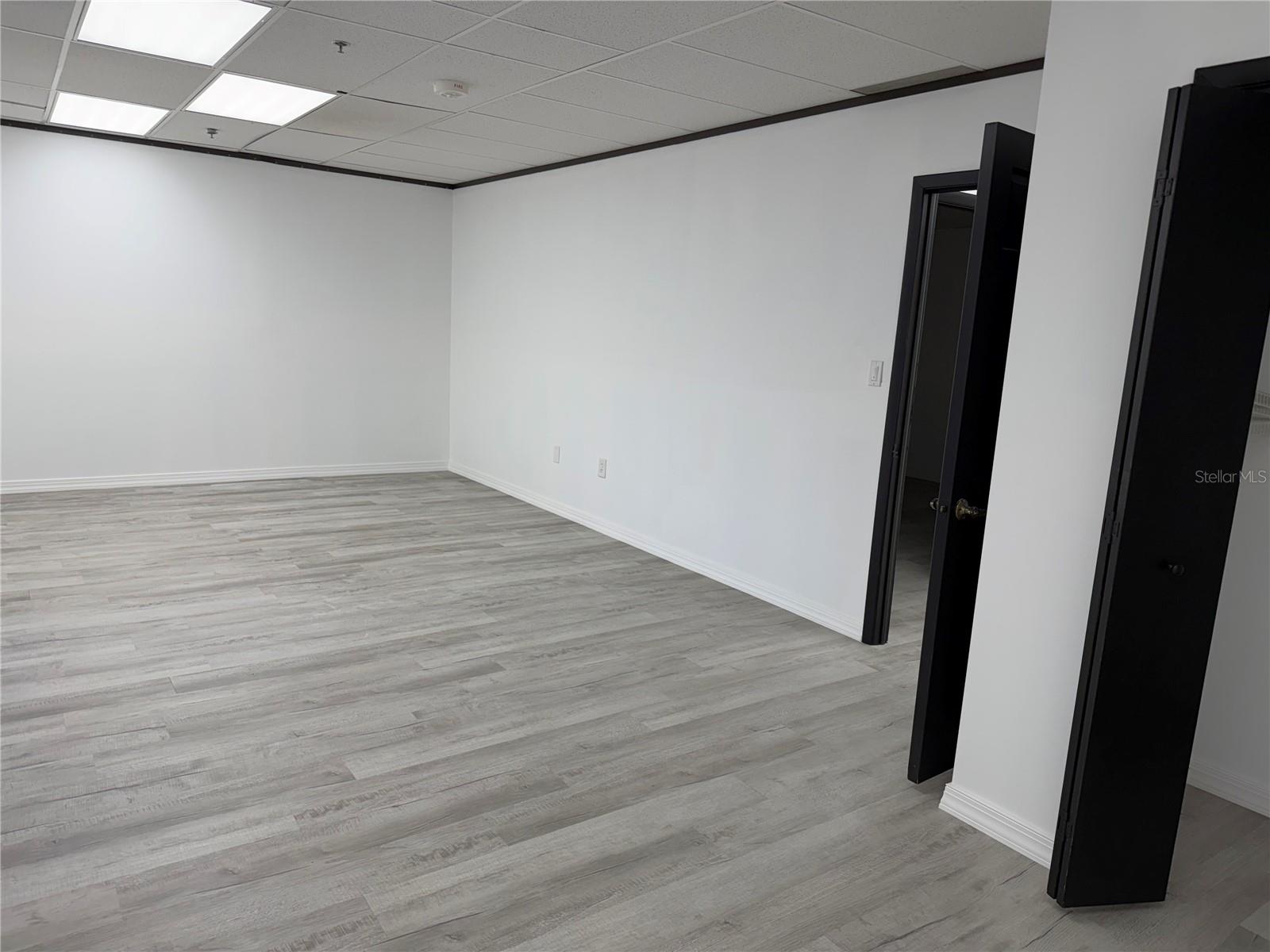 Image 7 of 12 For 233 Bay Street 606