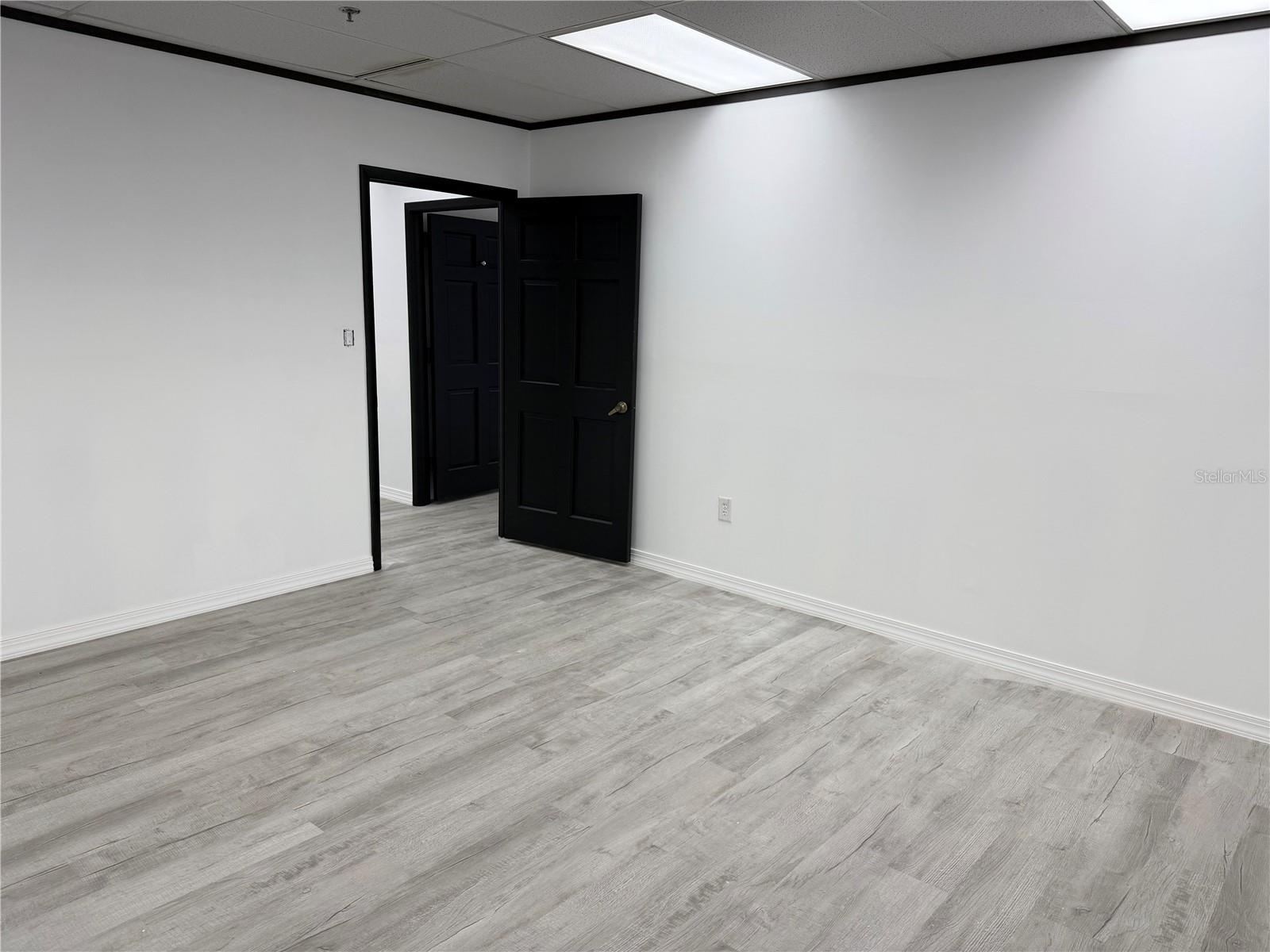 Image 8 of 12 For 233 Bay Street 606