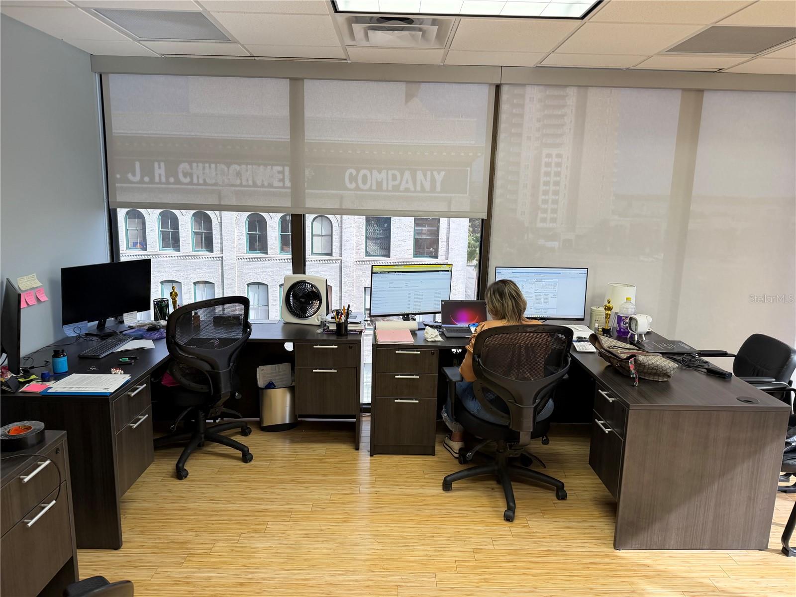 Image 11 of 14 For 233 Bay Street 615