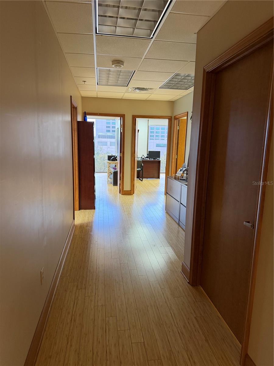 Image 5 of 14 For 233 Bay Street 615