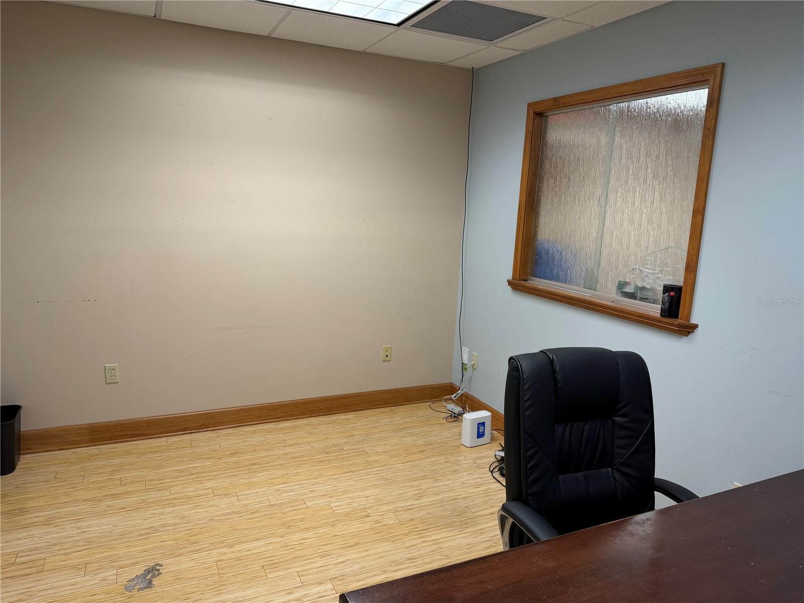 Image 6 of 14 For 233 Bay Street 615