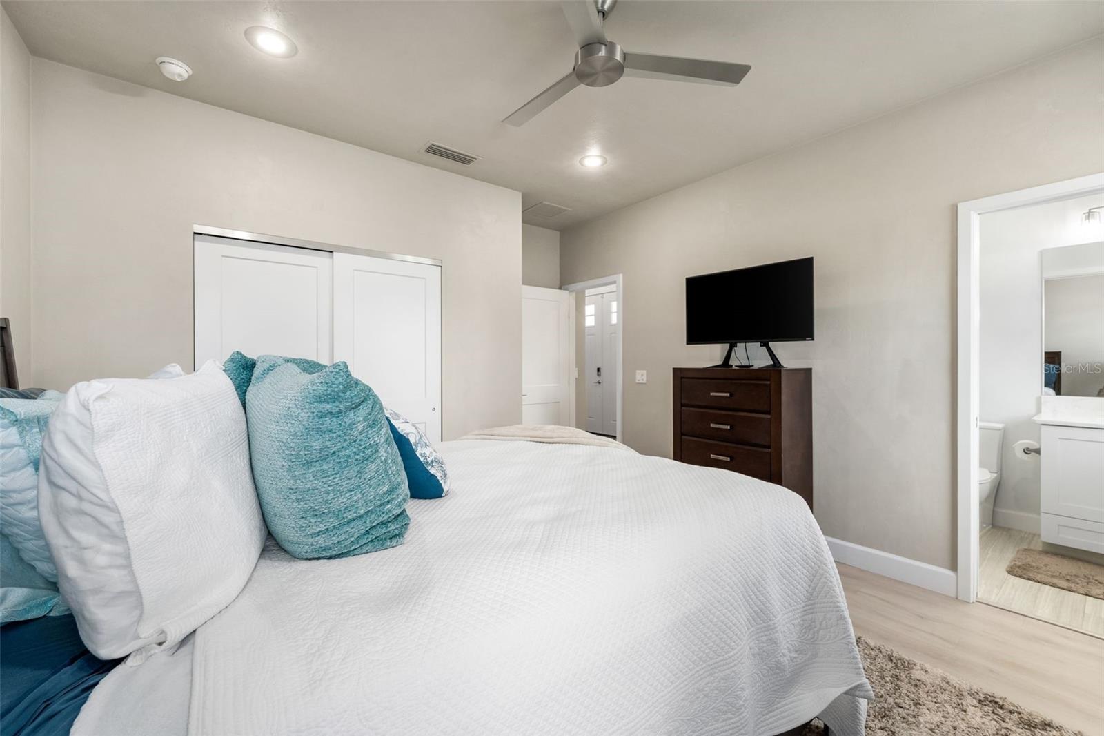 Image 32 of 55 For 3607 106th Street