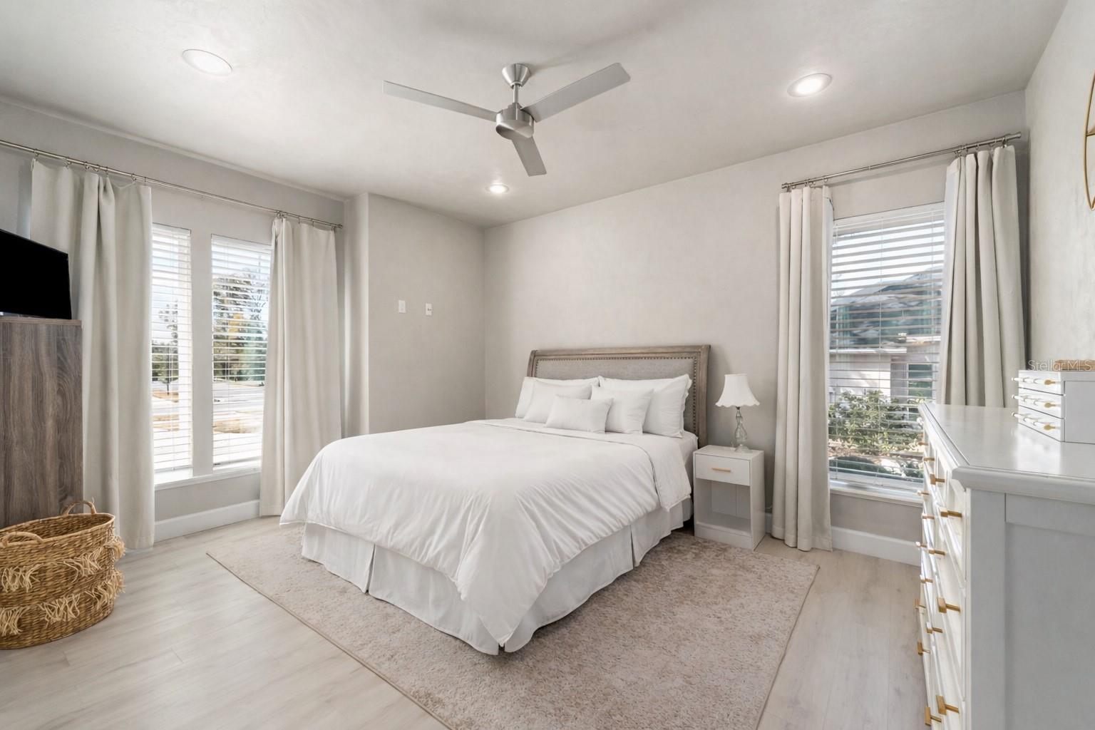 Image 34 of 55 For 3607 106th Street