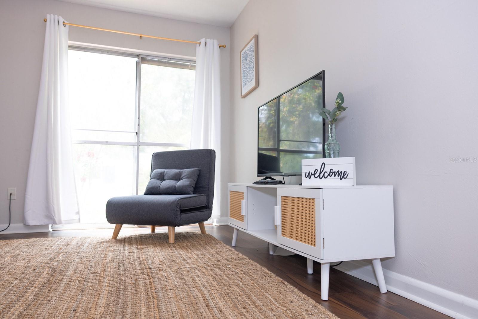 Image 5 of 15 For 1700 16th Court C5