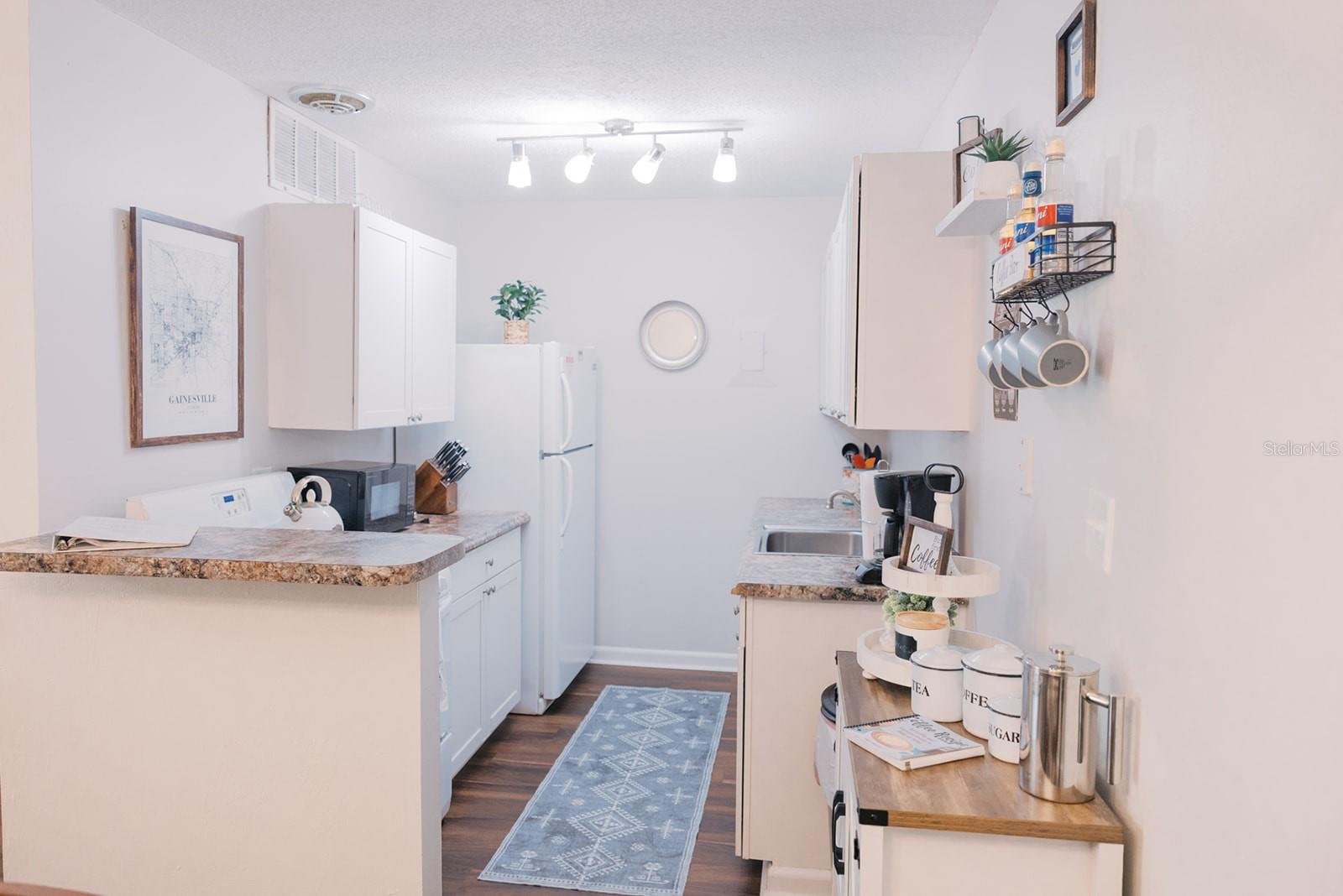 Image 8 of 15 For 1700 16th Court C5