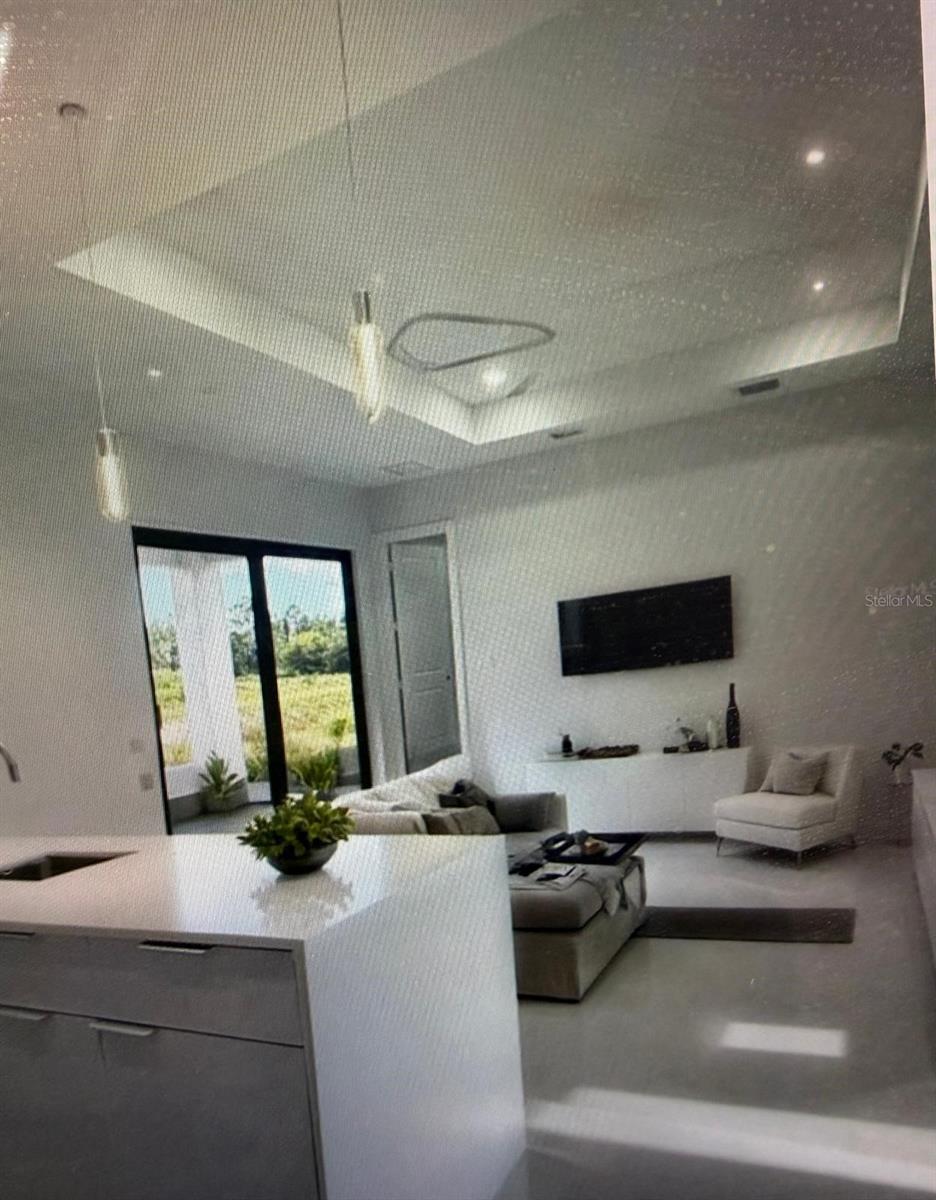 Image 2 of 7 For 704 Mindora Avenue