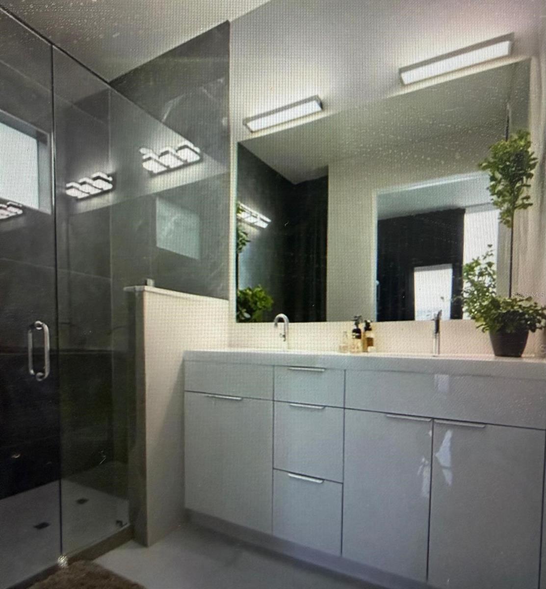 Image 7 of 7 For 704 Mindora Avenue