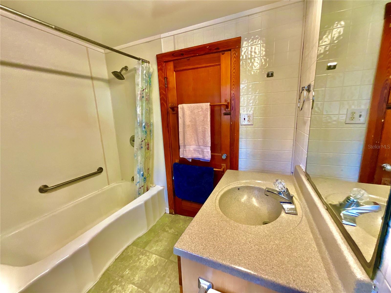 Image 24 of 54 For 106 Sunnyside Beach Road