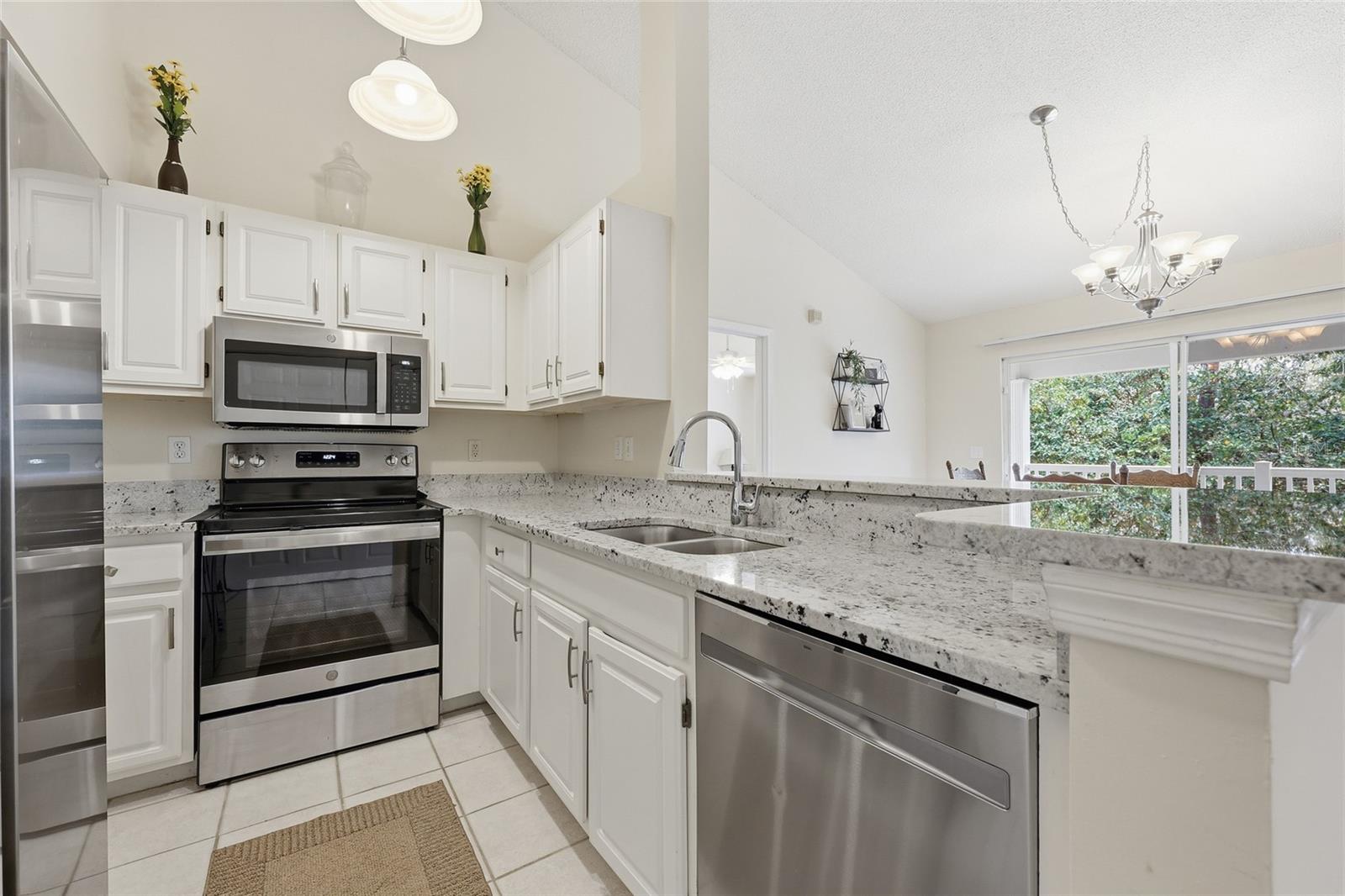 Image 10 of 38 For 10000 52nd Avenue 67