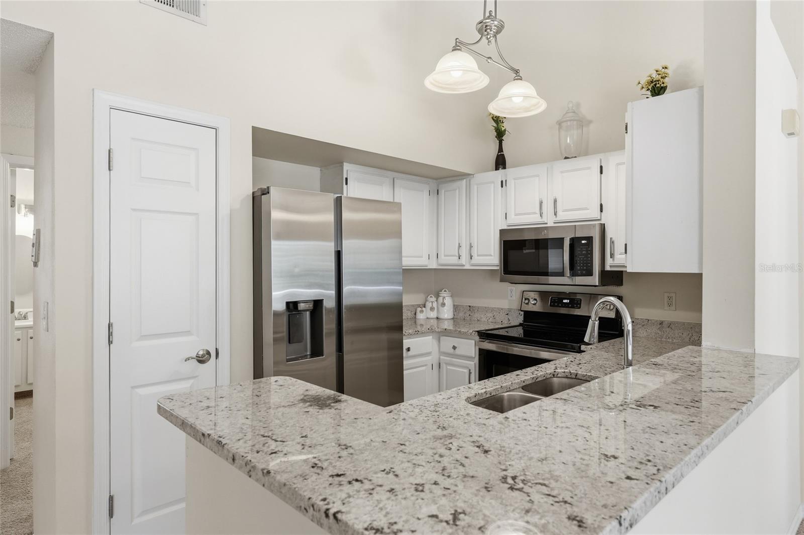 Image 11 of 38 For 10000 52nd Avenue 67