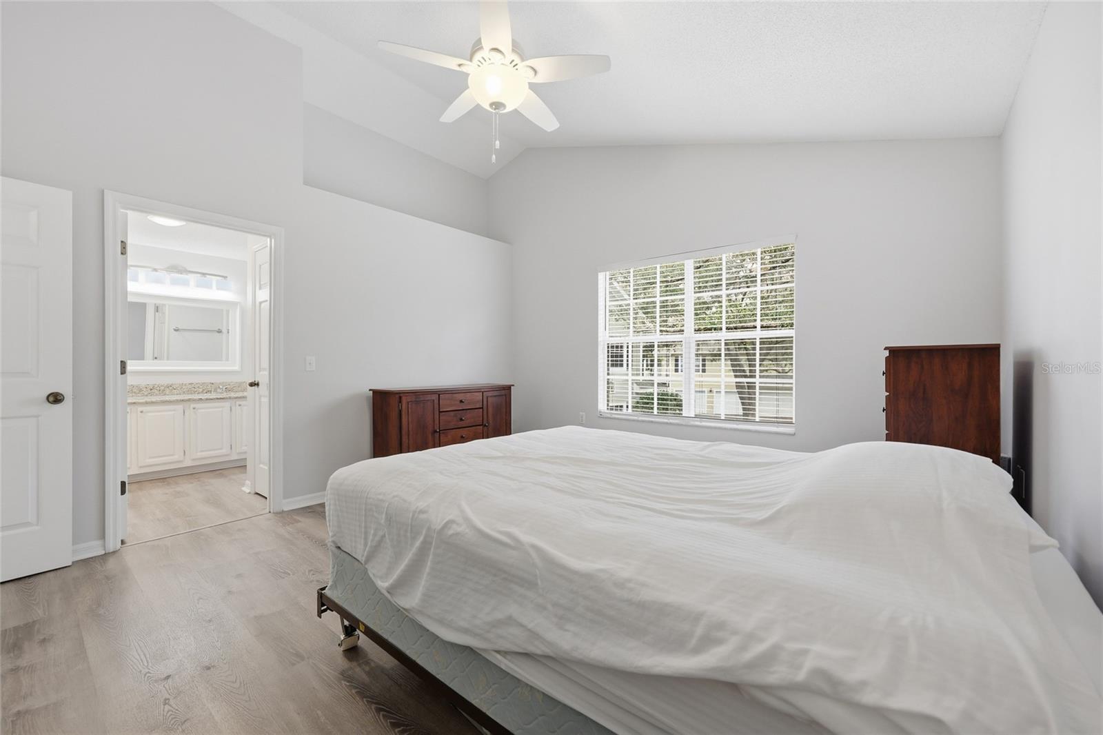 Image 11 of 37 For 10000 52nd Avenue 186