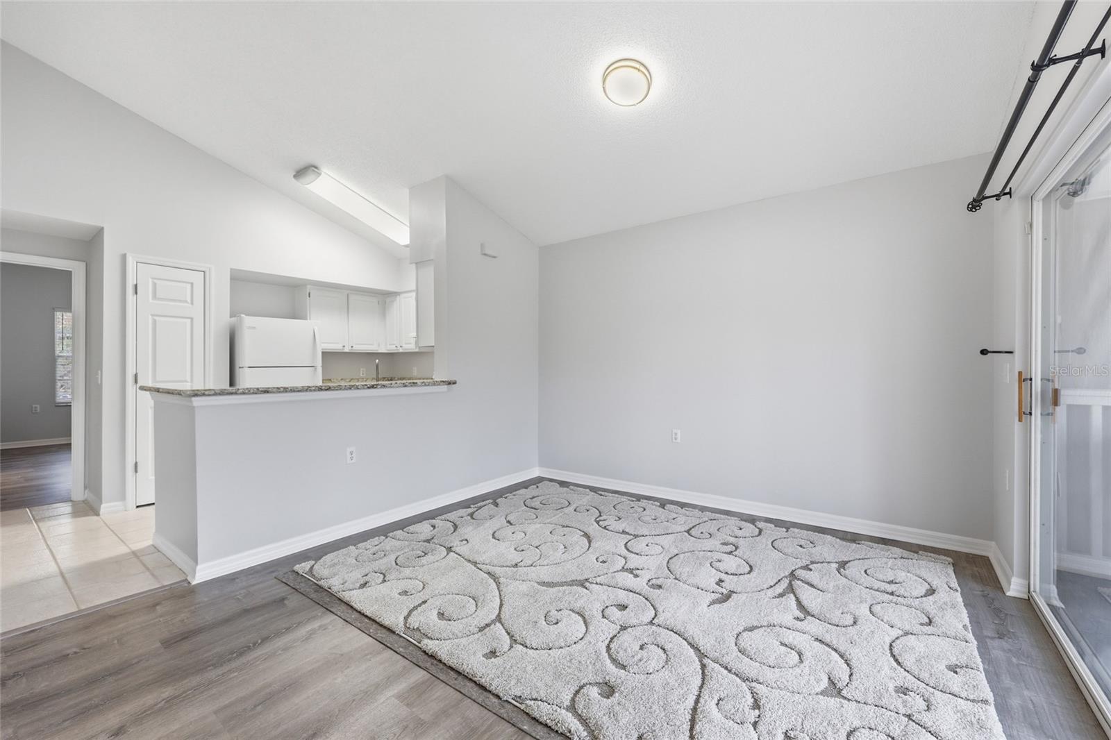 Image 6 of 37 For 10000 52nd Avenue 186