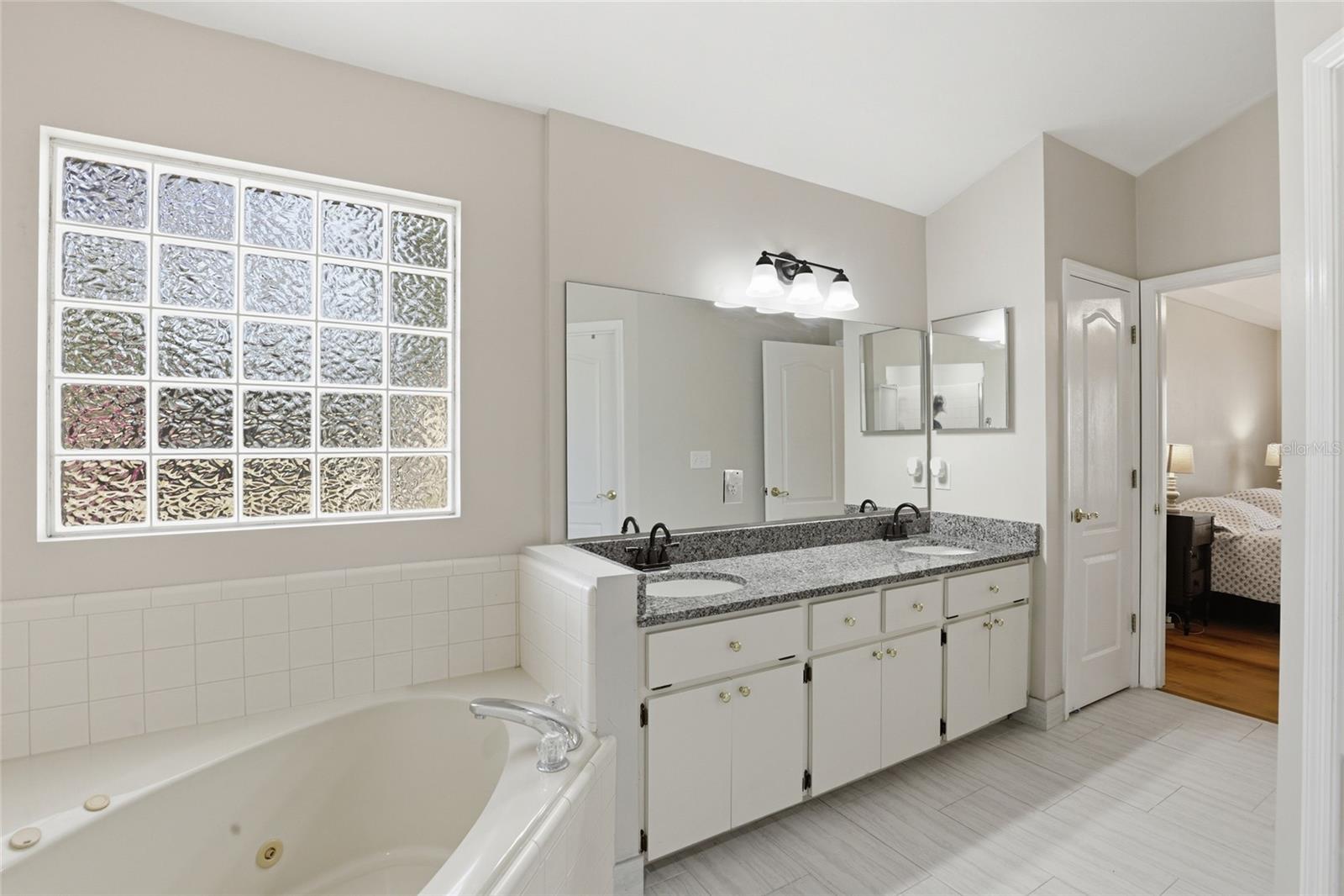 Image 17 of 42 For 1415 116th Way