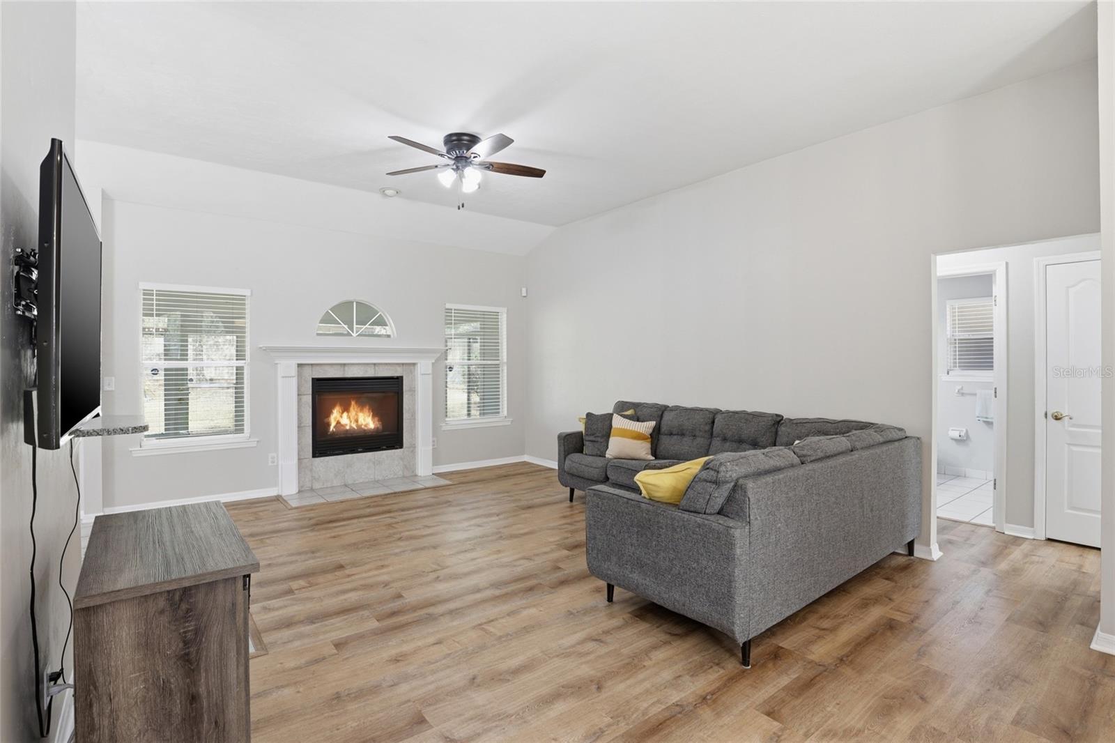 Image 2 of 42 For 1415 116th Way