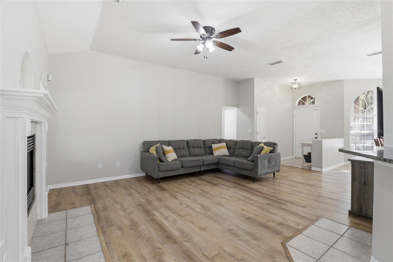 Image 3 of 42 For 1415 116th Way